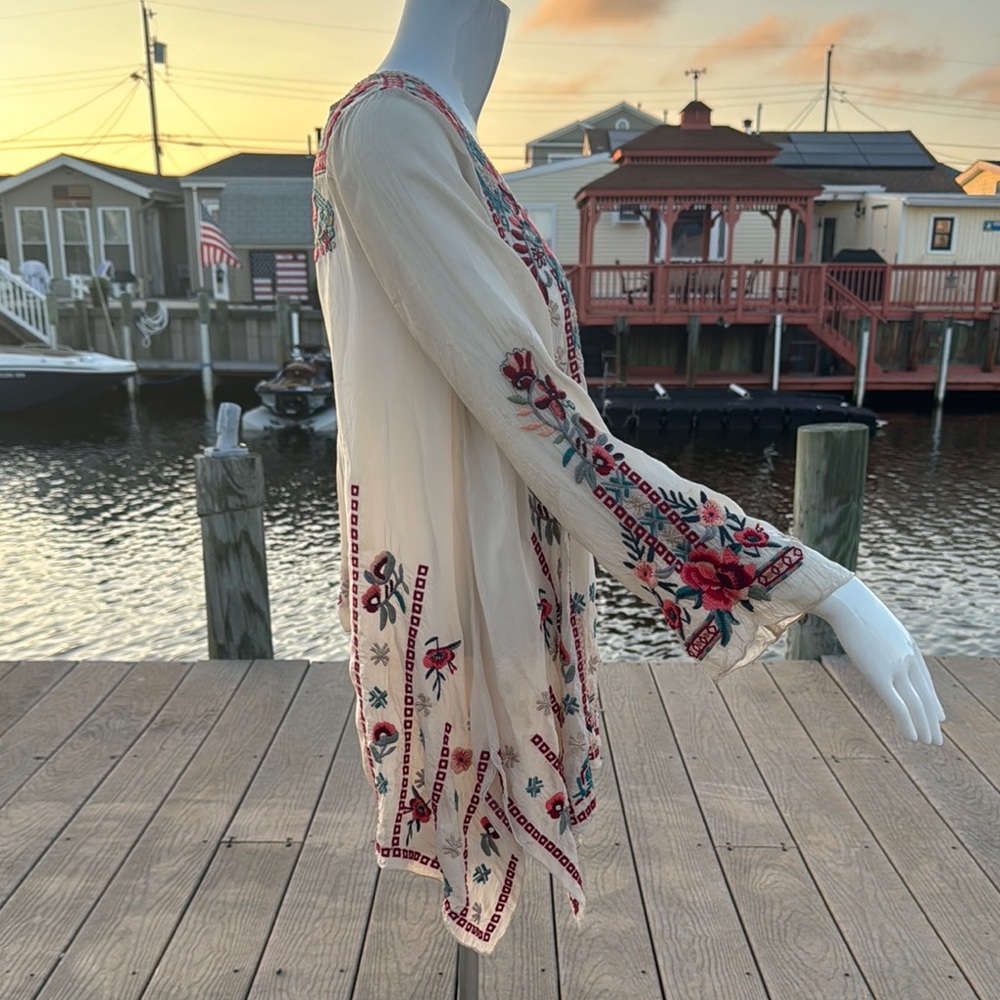 NWT~Johnny Was White and Red Asymmetrical Embellished Tunic - Picture 5 of 11